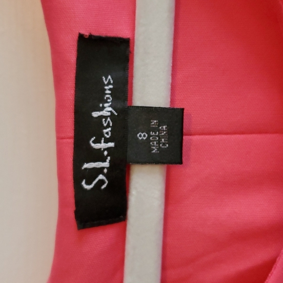 Beautiful flowy coral dress - Picture 5 of 7